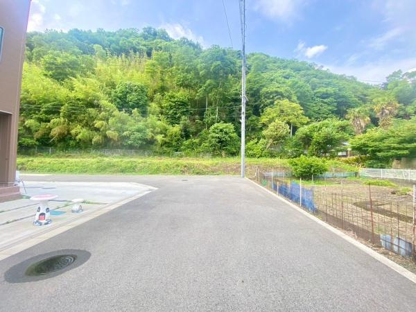 和歌山市栄谷　土地の前面道路含む現地写真