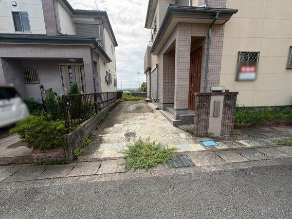 岩出市岡田　中古戸建の駐車場