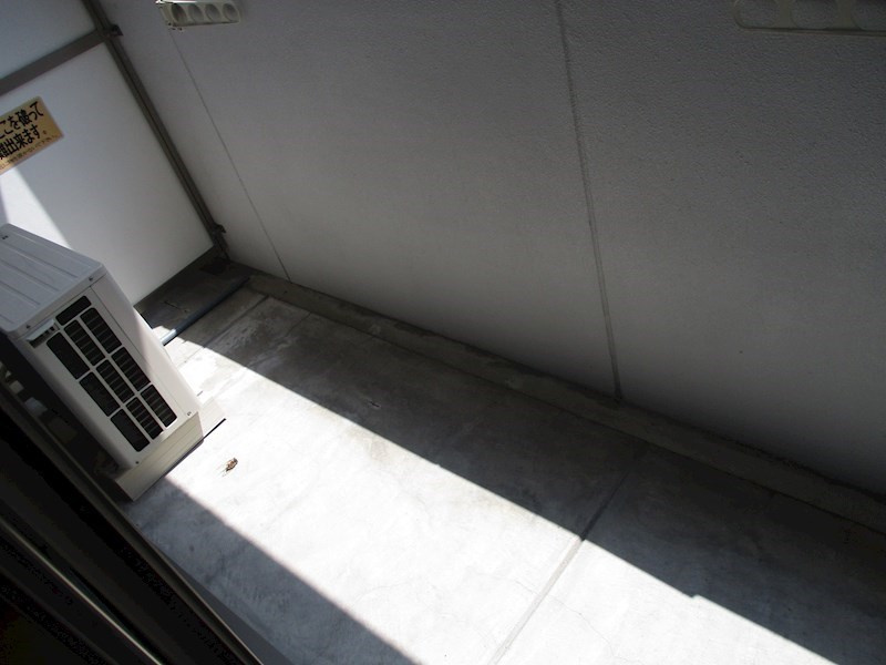 SUN HEART池下のバルコニー