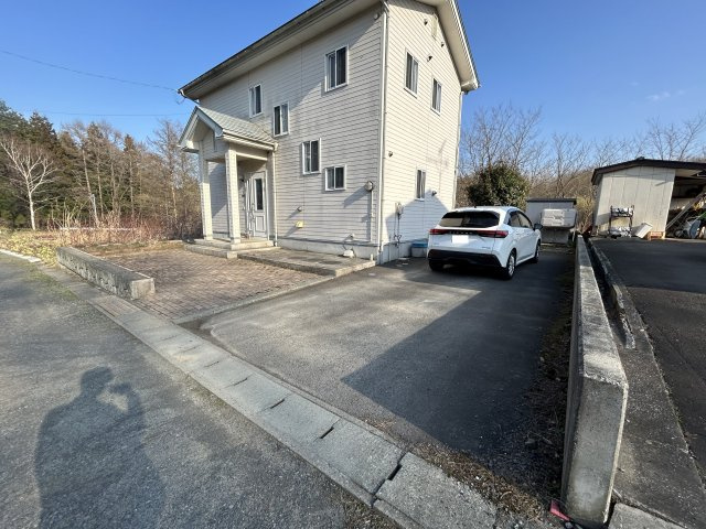 南郷大字中野字萱久保の駐車場