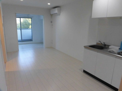 【居間・リビング】 | TATERUApartment大道南1丁目 | 白基調の清潔感あるお部屋です。