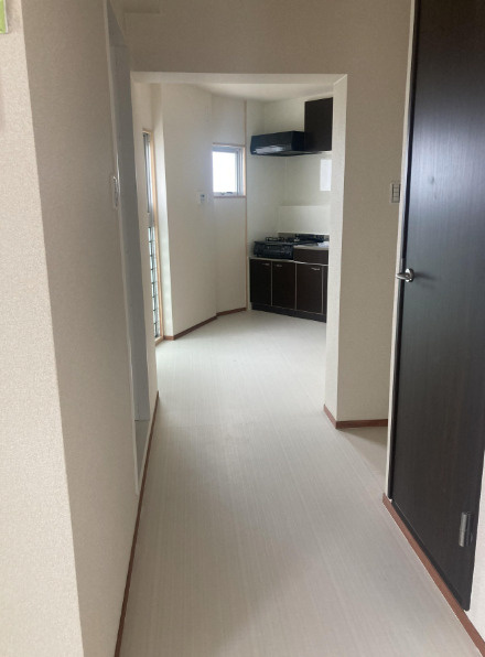 ウィン・グランデ国分【キャッシュバック対象物件】のエントランス|落ち着いたエントランスです