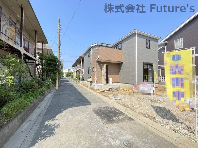 三郷市戸ケ崎3丁目　新築戸建　全1棟の前面道路含む現地写真|前面道路含む現地写真です。
