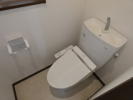 【トイレ】 | 1Fトイレ温水洗浄便座付き