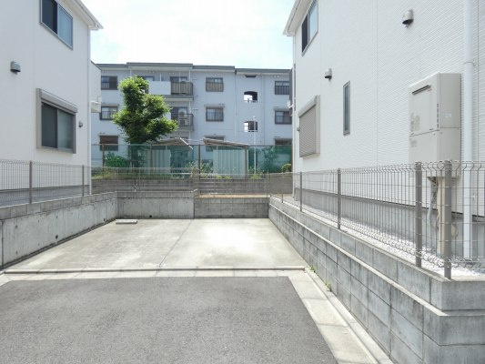 【駐車場】 | 駐車場は2台分無料