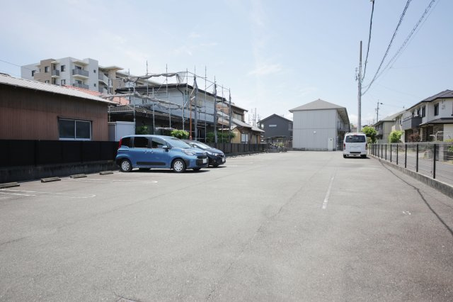 ルーチェ石浜の駐車場