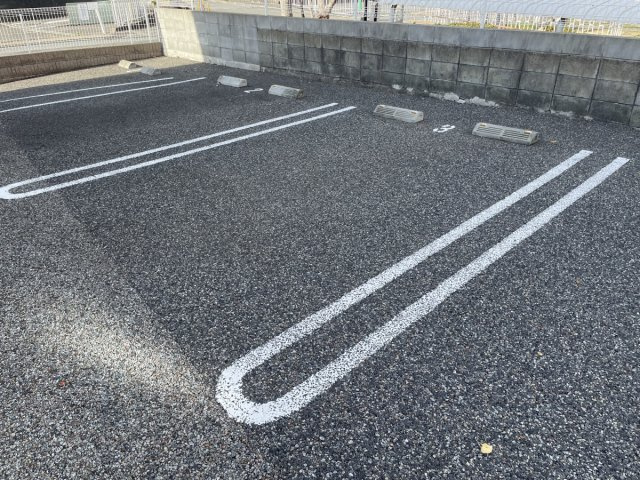 ピュアコートＴの駐車場