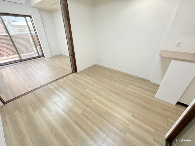 CITY SPIRE桜川I　仲介手数料無料の居間・リビング
