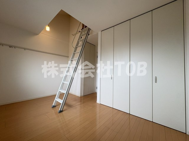 【洋室】 | ガーデンハウス三鷹 | 2F　洋室6.7帖