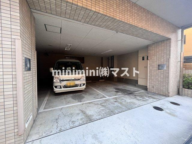 エイペックスみなとセントラルアベニューの駐車場