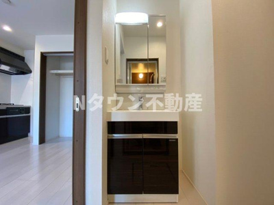 【独立洗面台】 | GRANDTIC大曽根 | 朝の支度にも助かる、独立の洗髪洗面化粧台