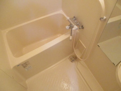 【浴室】 | アミスタ菅原 | 清潔感のある浴室です