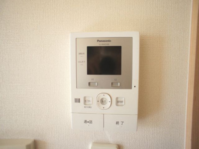 【セキュリティ】 | カーサフェリーチェ | 訪問者の確認ができるTVドアホン付きです♪。