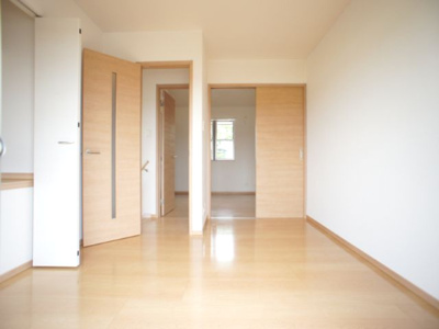 【寝室】 | カーサフェリーチェ | 清潔感のあるきれいな洋間です♪