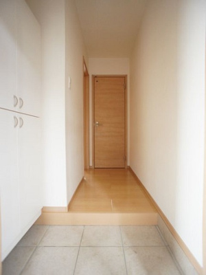 【玄関】 | カーサフェリーチェ | 清潔感のあるきれいな玄関です。