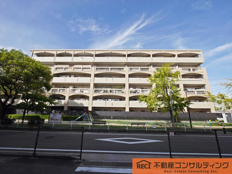 シャルマンフジエミュゼ甲子園の外観