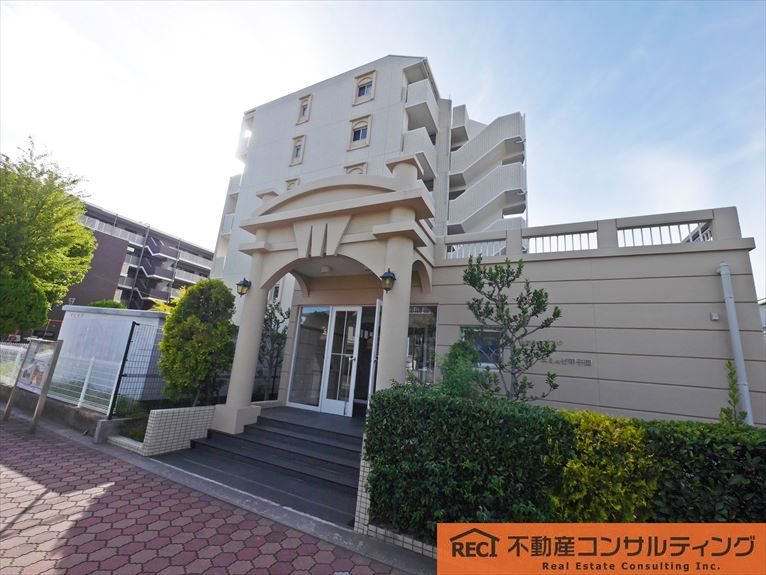 シャルマンフジエミュゼ甲子園の外観