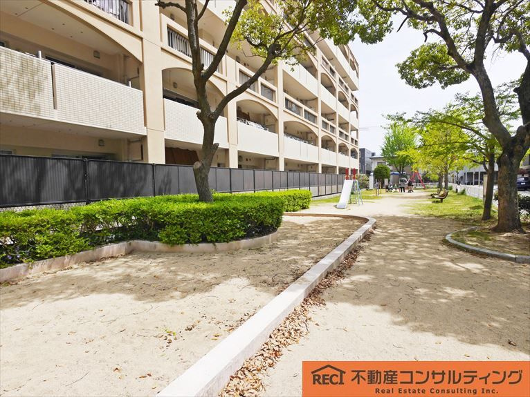 シャルマンフジエミュゼ甲子園の周辺