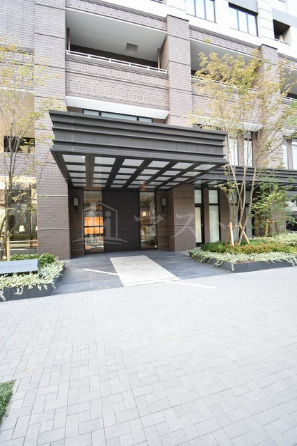 クレヴィアタワー大阪本町のエントランス