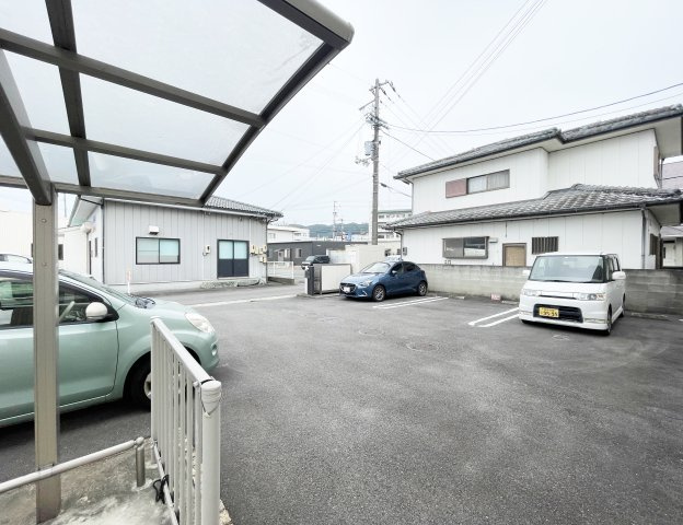 Ｍｓ’壱番館の駐車場