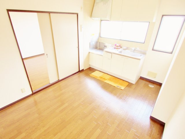 ミニオンハイツ　Bの居間・リビング