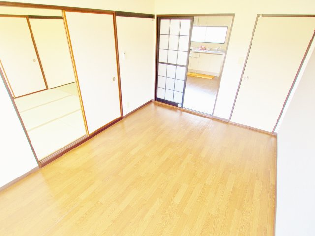 ミニオンハイツ　Bの洋室