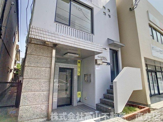 直方市津田町の賃貸マンションのエントランス