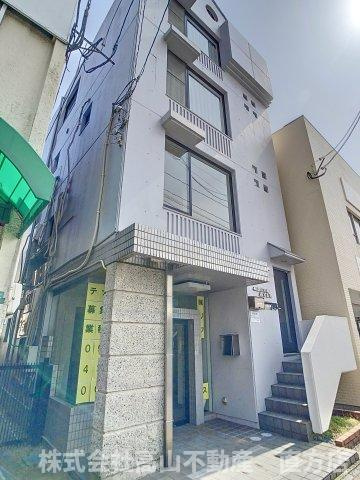 直方ビルの外観