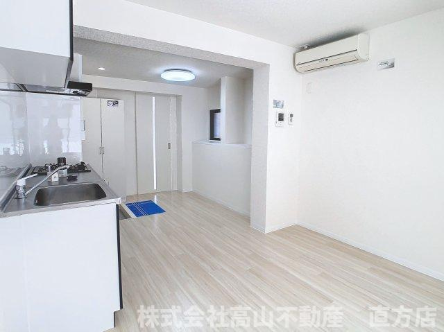 直方市津田町の賃貸マンションの居間・リビング