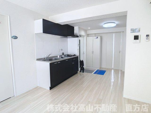 直方市津田町の賃貸マンションの居間・リビング