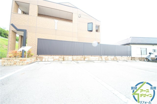 Green　Hillsの駐車場|車をお持ちの方に嬉しい駐車場付きの物件です