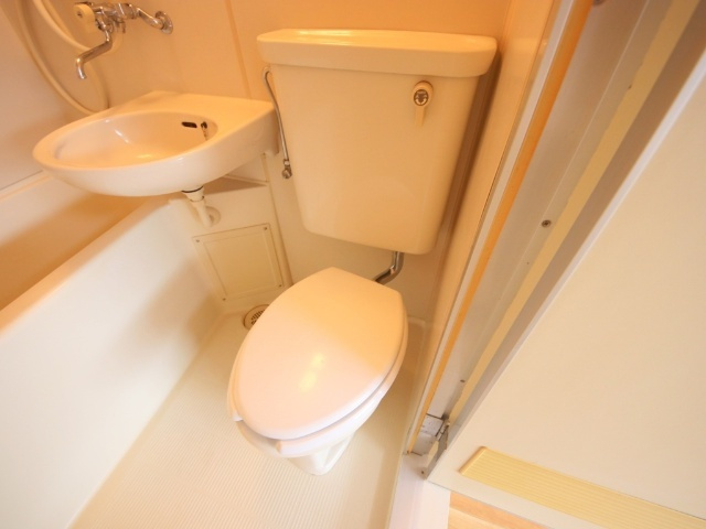 諏訪東生駒ビルのトイレ