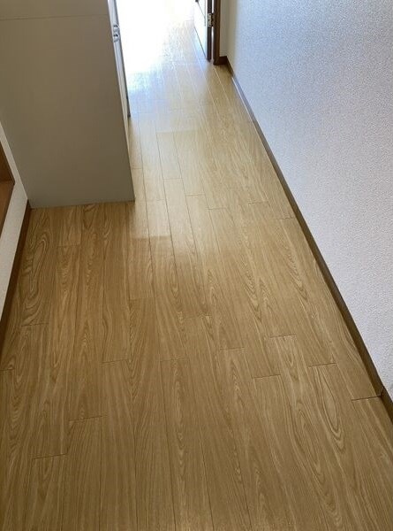 クレスト植田の玄関