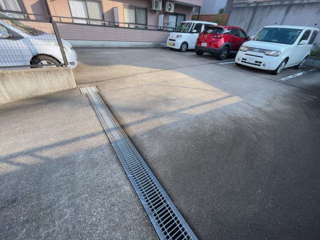 シャトル　ピーチの駐車場
