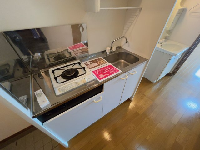 シャトル　ピーチのキッチン|別部屋反転間取りのお写真となります。