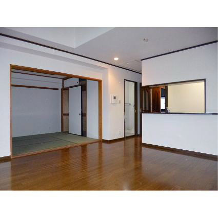 ライオンズガーデン植田中央の居間・リビング