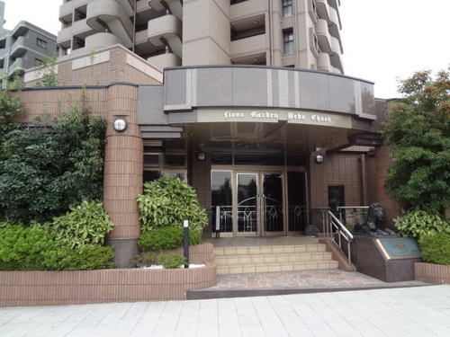 ライオンズガーデン植田中央のエントランス