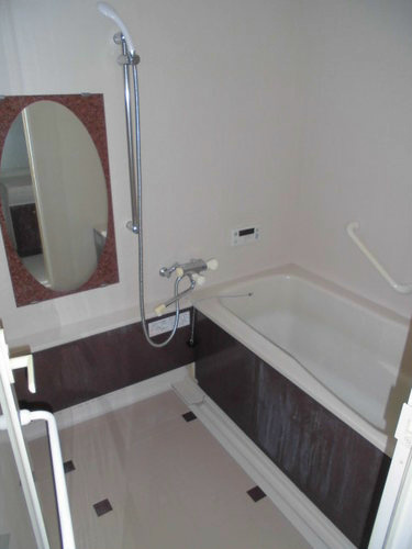 ライオンズガーデン植田中央の浴室