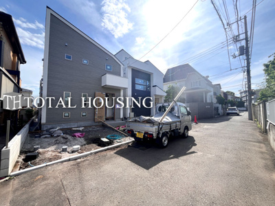 【前面道路含む現地写真】 | 小金井市緑町3丁目　新築戸建　全3棟