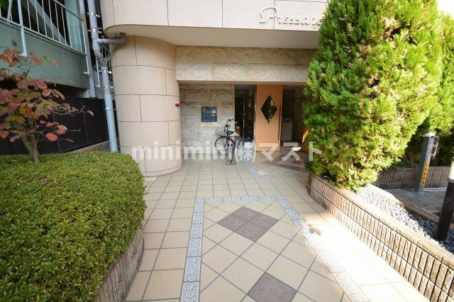 プレサンス梅田インテルノのエントランス
