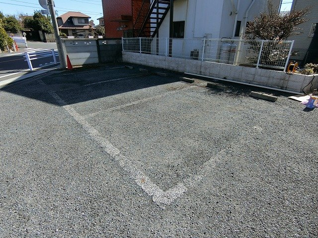 インビック上宿の駐車場
