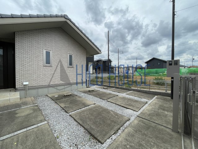 松下邸貸家の駐車場