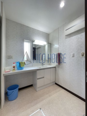 松下邸貸家の洗面所