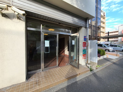 【エントランス】 | 中善マンション | 外観とマッチしたエントランスです