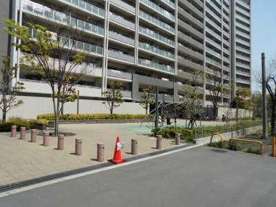 【エントランス】 | アワーズ | ラウンジ、キッズルーム、スタディルームなど共用施設充実のマンション！