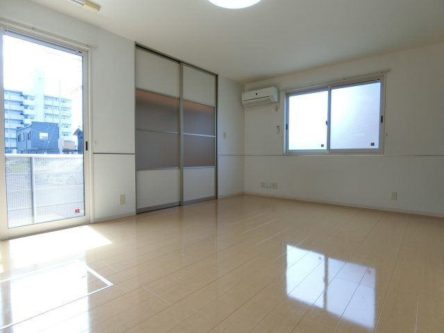 レセンテSFK　A棟の居間・リビング