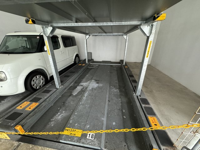 ワイズエステムコート安里国際通りの駐車場