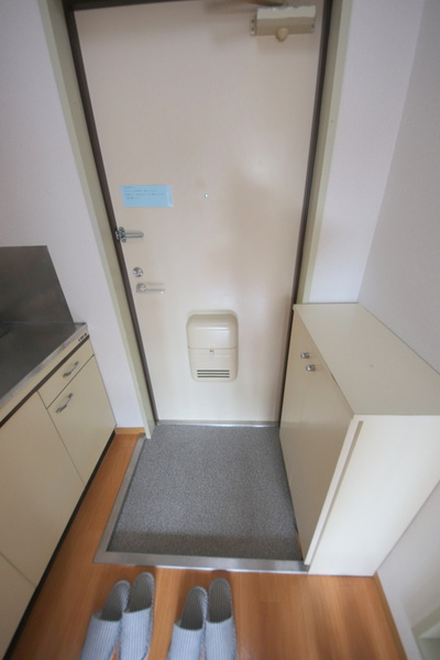 ハイタウンB棟の玄関