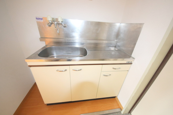 ハイタウンB棟のキッチン