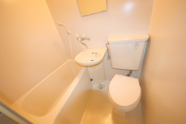 ハイタウンB棟の浴室